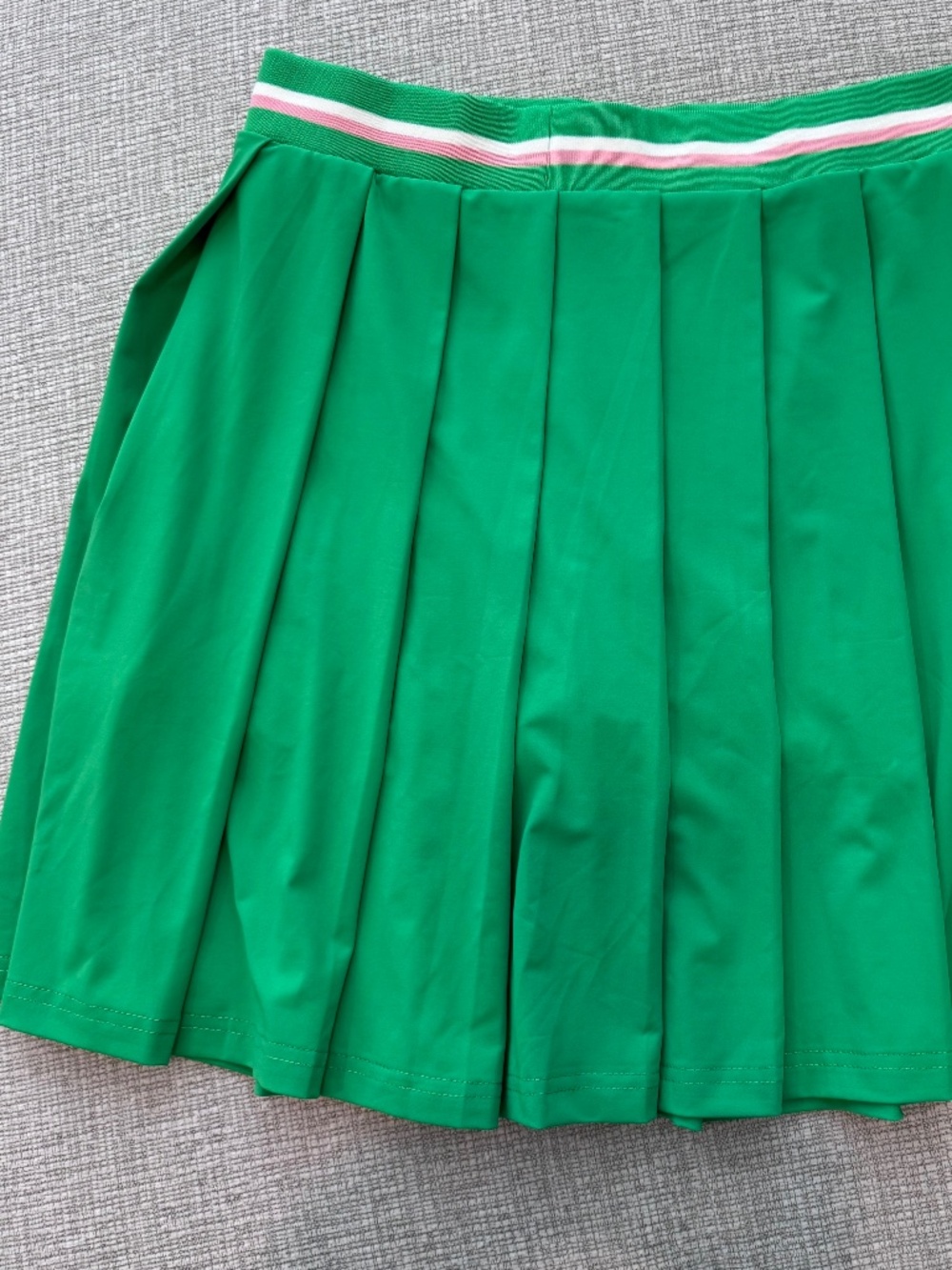The IVY STOREHOUSE Women’s Apple Green pleated Skort Skirt Size Large - Picture 9 of 9